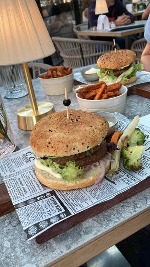 2 burgers per broodje😄 at BRA'GOÛT in Hasselt