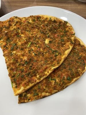 Lahmacun at Vegan Masa in Istanbul