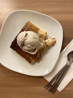 kazandibi with ice cream 🍨   at Vegan Masa in Istanbul