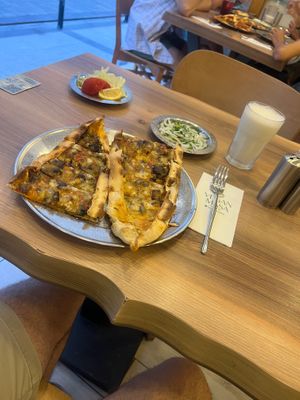 Mantarlı Peynirli Pide (Mushroom & Cheese Pide)
+
Ayran (Yoghurt Drink) at Vegan Masa in Istanbul