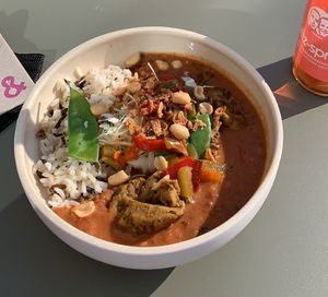 Vegan Chicken Thai Rice Bowl  at beets&roots  in Dusseldorf