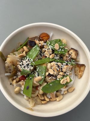 Tofu Satay Noodle Bowl  at beets&roots  in Dusseldorf