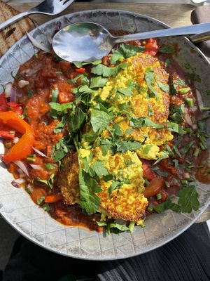 Shakshuka mit veganem Rührei   at ST. LOUIS The Breakfast Company in Cologne