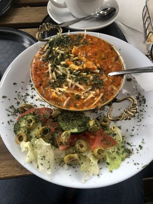 Veganes nebeneinander  at Vildan Café in Berlin