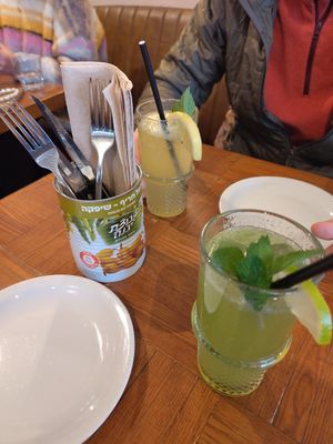  at Esh Pitabar in Amsterdam