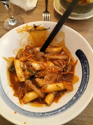 Pasta de arroz picante 🌶️ at Suki Ramen Bar in Barcelona
