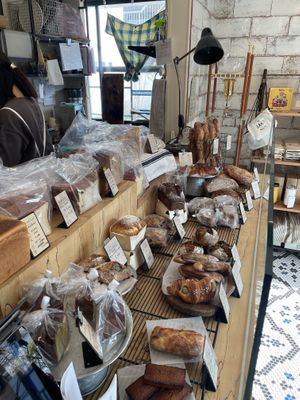 Breads  at Breaditbe in Kamakura