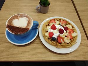 Chocolate and waffles at Cloud Cakes -  Notre Dame de Lorette in Paris
