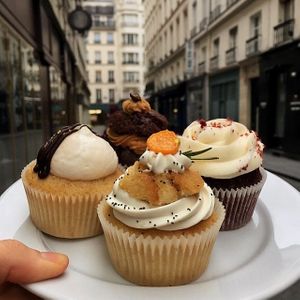 4 cupcakes : passion chocolat blanc, red velvet, opera, vanille marron. at Cloud Cakes -  Notre Dame de Lorette in Paris