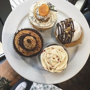 4 cupcakes. at Cloud Cakes -  Notre Dame de Lorette in Paris