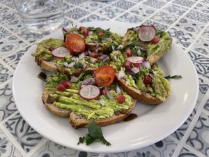 Avocado toast at Cloud Cakes -  Notre Dame de Lorette in Paris