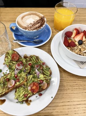 Avocado Toast & Granola with fruit   at Cloud Cakes -  Notre Dame de Lorette in Paris
