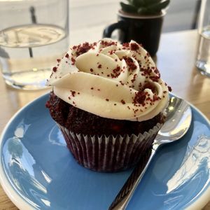 Red Velvet Muffin  at Cloud Cakes -  Notre Dame de Lorette in Paris