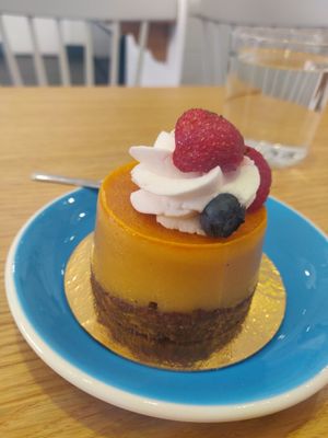 Love it at Cloud Cakes -  Notre Dame de Lorette in Paris