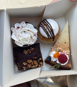 Red velvet cupcake, vanille cupcake (this one is SO good), brownie and cheesecake at Cloud Cakes -  Notre Dame de Lorette in Paris