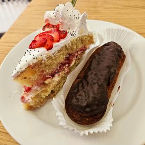 Chocolate eclair and Victoria sponge at Cloud Cakes -  Notre Dame de Lorette in Paris