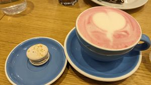 Beetroot ginger latte and macaron at Cloud Cakes -  Notre Dame de Lorette in Paris