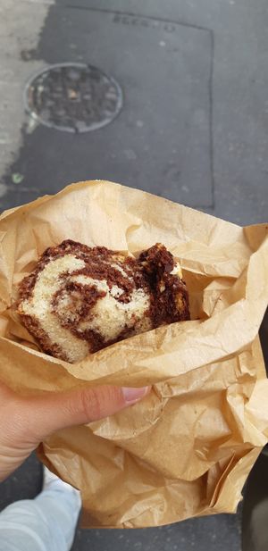 Bizcocho marmolado at Cloud Cakes -  Notre Dame de Lorette in Paris