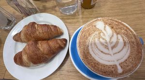 Vegan latte & croissants at Cloud Cakes -  Notre Dame de Lorette in Paris