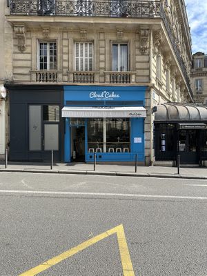 💙  at Cloud Cakes -  Notre Dame de Lorette in Paris