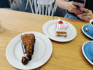 Chocolate specolous e sponge cake at Cloud Cakes -  Notre Dame de Lorette in Paris