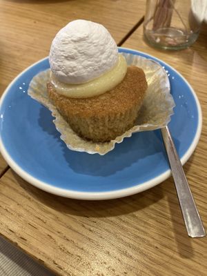Lemon cupcake   at Cloud Cakes -  Notre Dame de Lorette in Paris