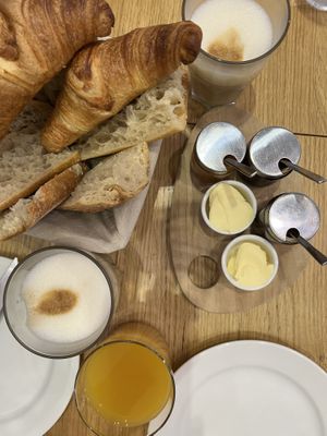   at Cloud Cakes -  Notre Dame de Lorette in Paris