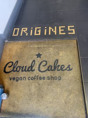 Welcome   at Cloud Cakes -  Notre Dame de Lorette in Paris