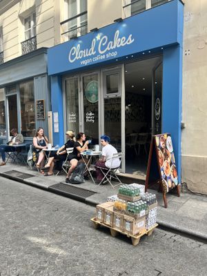 Front of cafe  at Cloud Cakes -  Notre Dame de Lorette in Paris