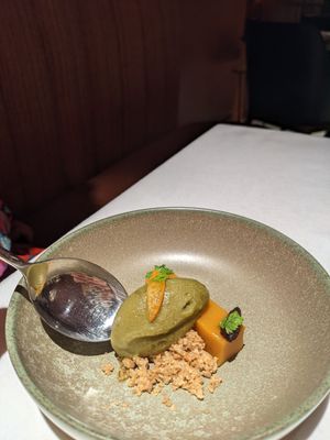 Abricots, sariette et olive at Reflet d'Obione in Montpellier