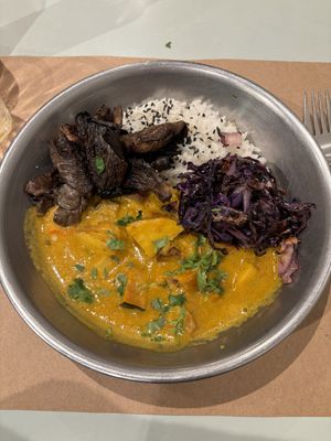 Curry de Girgolas   at Gordo Vegano in Buenos Aires
