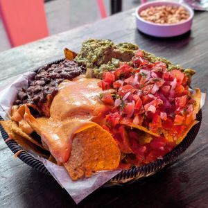 Nachos con todo at Lado V in Buenos Aires