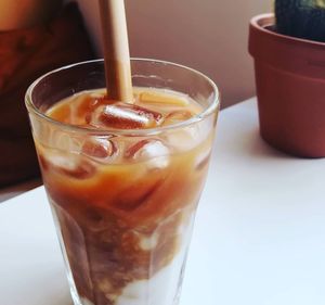 Cold latte coffre shop at De Bon'heur in Marseille