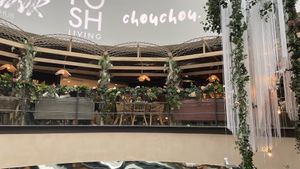 Zu Oberst im Einkaufszentrum über Rolltreppe erreichbar  at ChouChou in Stockholm