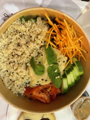 Quinoa bowl  at Emilie and the Cool Kids in Nice
