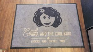 The doormat at the entrance at Emilie and the Cool Kids in Nice