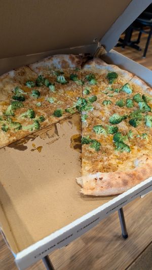 Broccoli chicken hot hunny pizza at Paranormal Pizza in Bethlehem