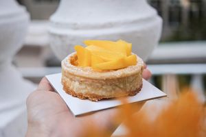 「幾時先有得去旅行睇真雪山🗻」  at Essentia by Holger Deh in Hong Kong Island