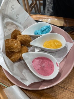 Vegan chicken nuggets at 2foods - Ginza Loft in Tokyo