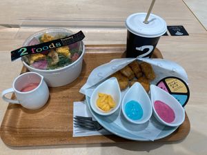 Salad and nuggets at 2foods - Ginza Loft in Tokyo