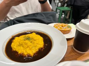 Curry and doughnut at 2foods - Ginza Loft in Tokyo