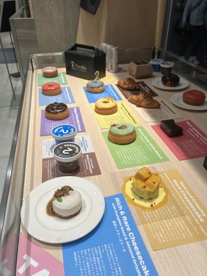 what they usually have (huuuge donut / dessert choice)  at 2foods - Ginza Loft in Tokyo