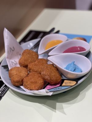 ”chicken” nuggets with phenomenal dips  at 2foods - Ginza Loft in Tokyo