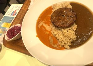 Double curry with mini burger   at 2foods - Ginza Loft in Tokyo