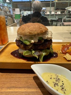 Teriyaki Avocado Burger 🍔😋🤤🤤🤤  at 2foods - Ginza Loft in Tokyo