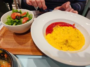 Omurice with ketchup at 2foods - Ginza Loft in Tokyo
