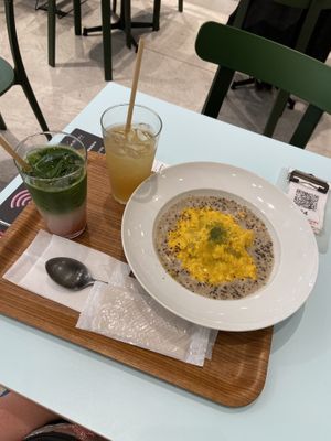Truffle omurice, strawberry matcha, juicee  at 2foods - Ginza Loft in Tokyo