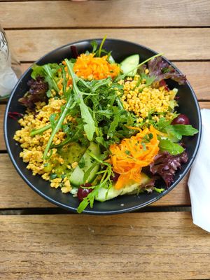 Erdnuss Pesto Spätzle (verstecken sich etwas auf dem Bild, Portion ist aber eine gute Menge) at Julis Spätzlerei in Passau