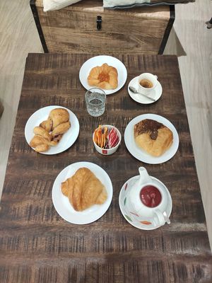 Assortimento paste vegane at Lady Cake in Ponte A Egola