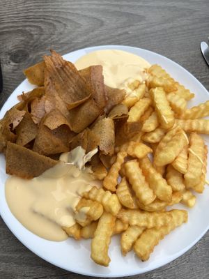 vegan pommes box with mango saucee  at Green Bistro in Erfurt